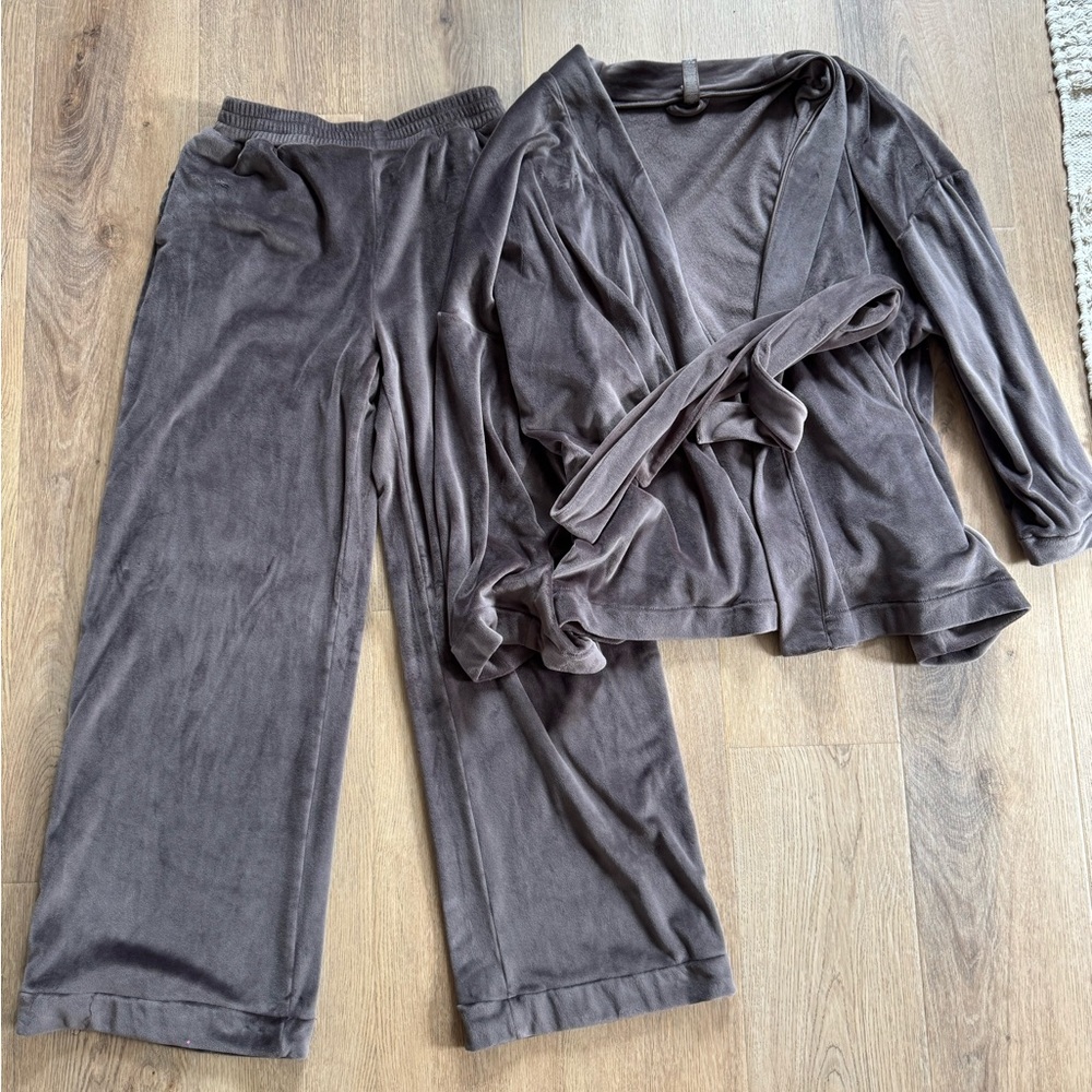 Skims Velour robe & pants
